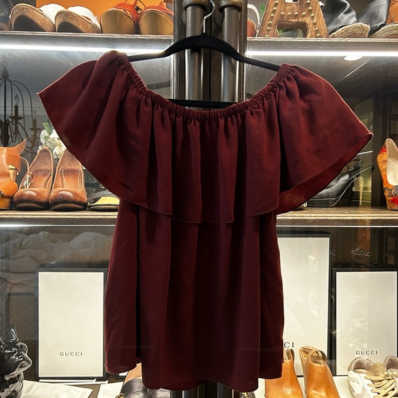 Aritzia Tops - Wilfred size small off the shoulder top